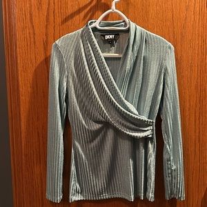 DKNY top, size XS, not worn!